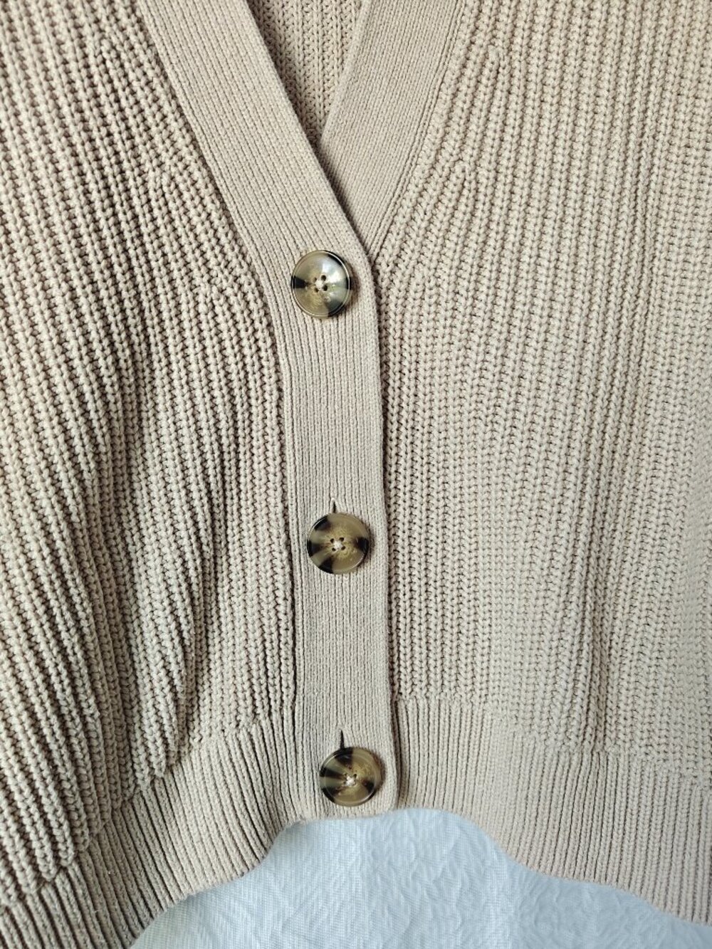 H&M Chunky Ribbed Knit Cropped Cardigan Sweater Beige Medium EUC - Picture 2 of 8